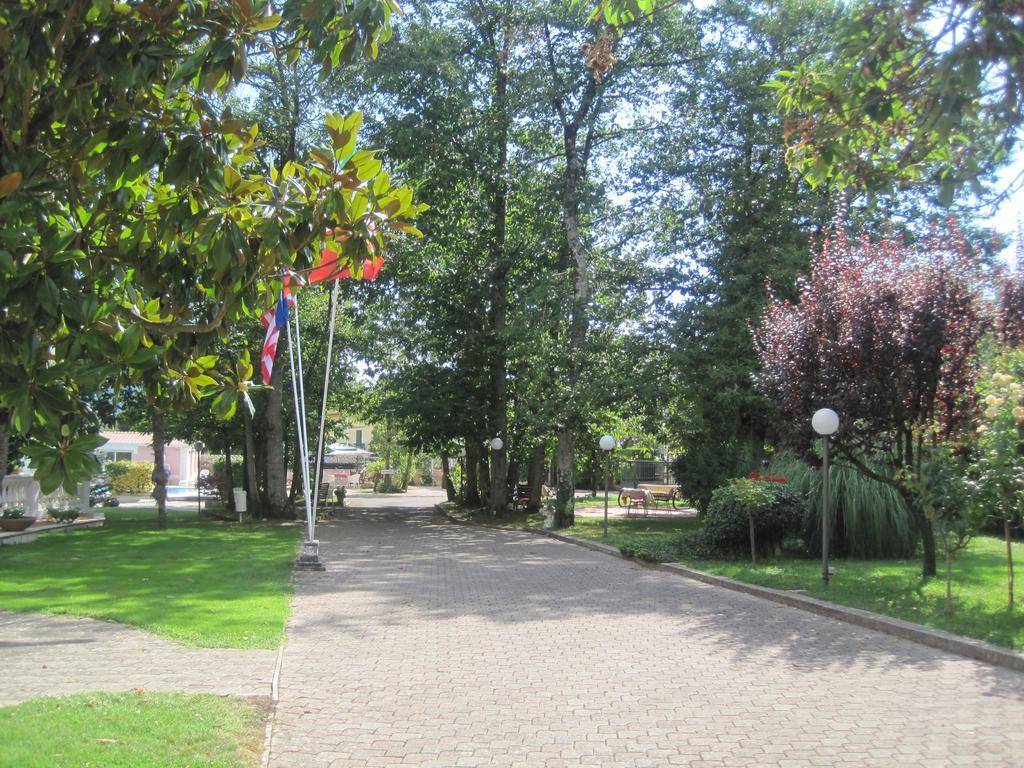 Hotel Gioia Garden Fiuggi Bagian luar foto