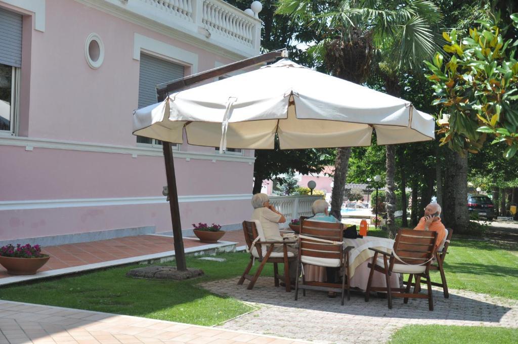 Hotel Gioia Garden Fiuggi Bagian luar foto