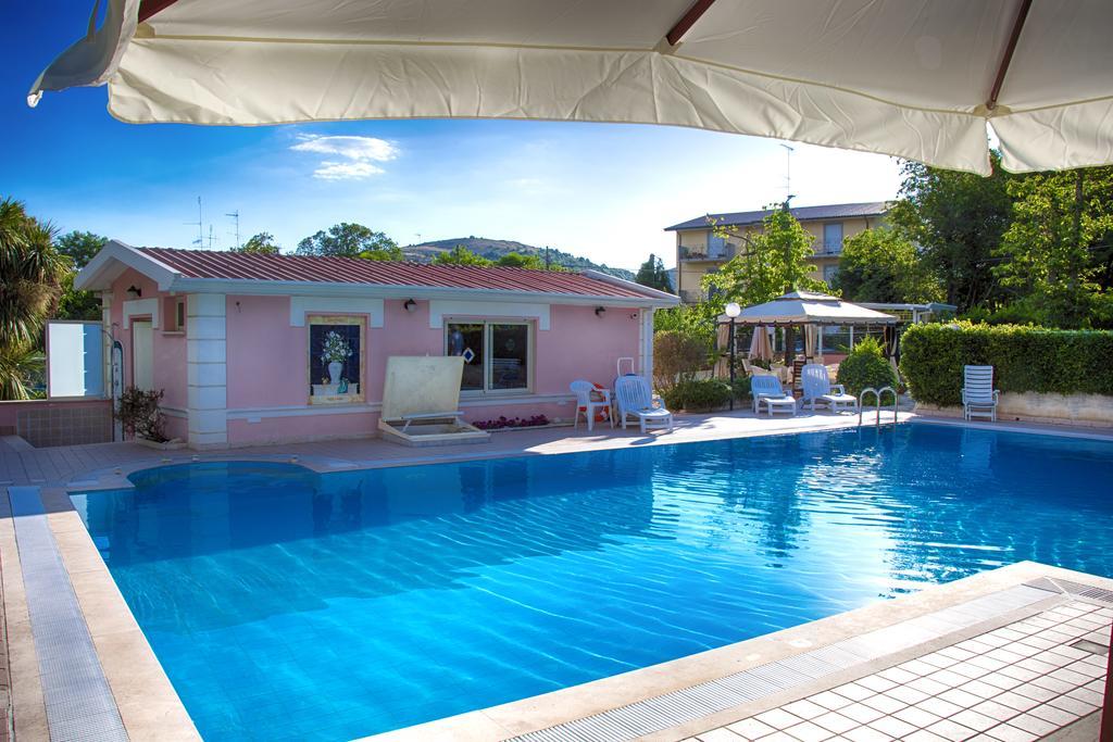 Hotel Gioia Garden Fiuggi Bagian luar foto
